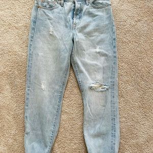 Levi’s jeans size 28